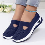 Easy slip-on trainers with stable comfort